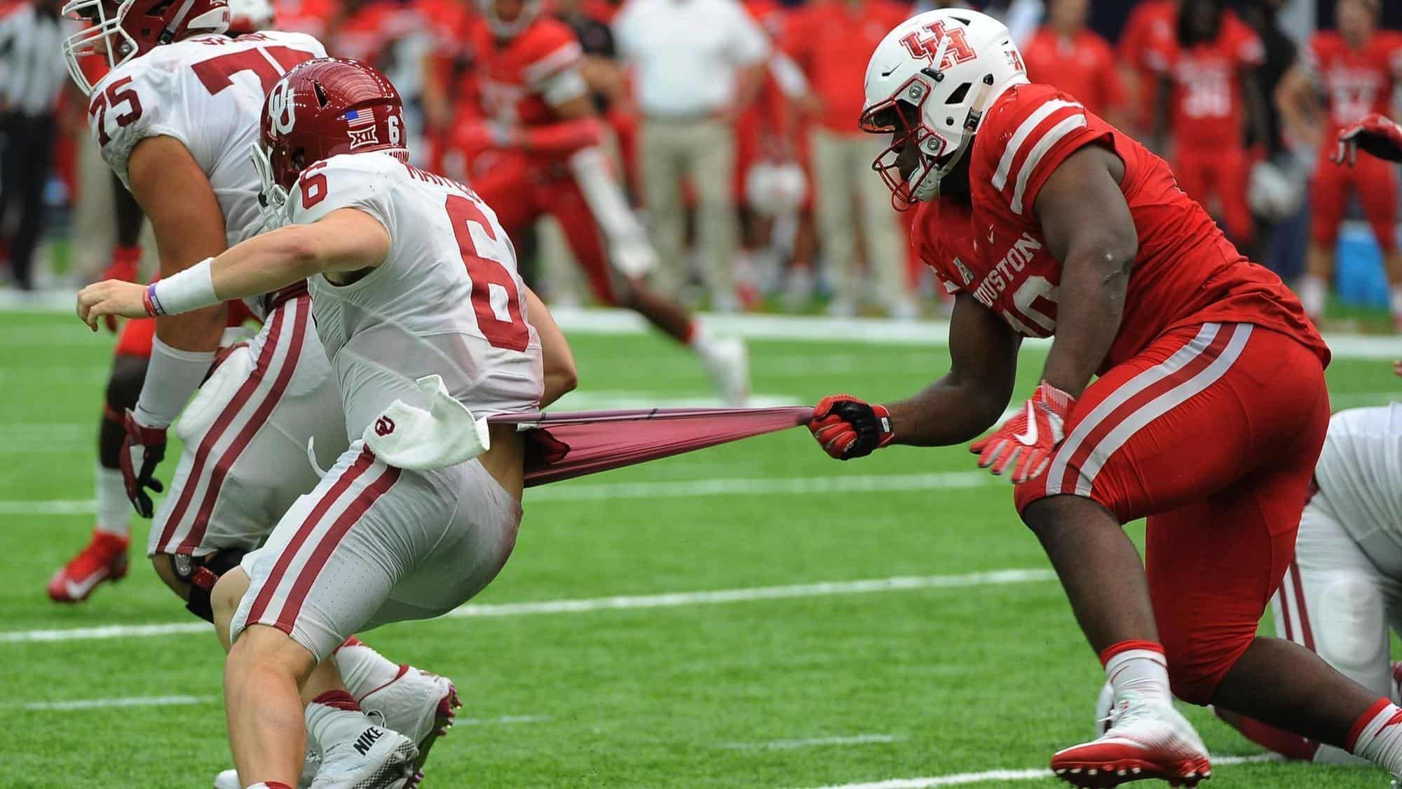 Film Study Breakdown of Ed Oliver's injury vs Rams. How concerned