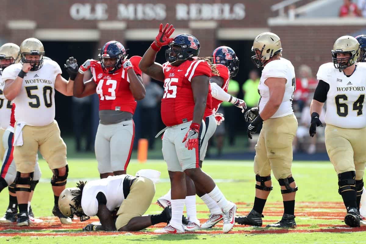 Malcolm Roach, Zach Shackelford to sign as undrafted free agents