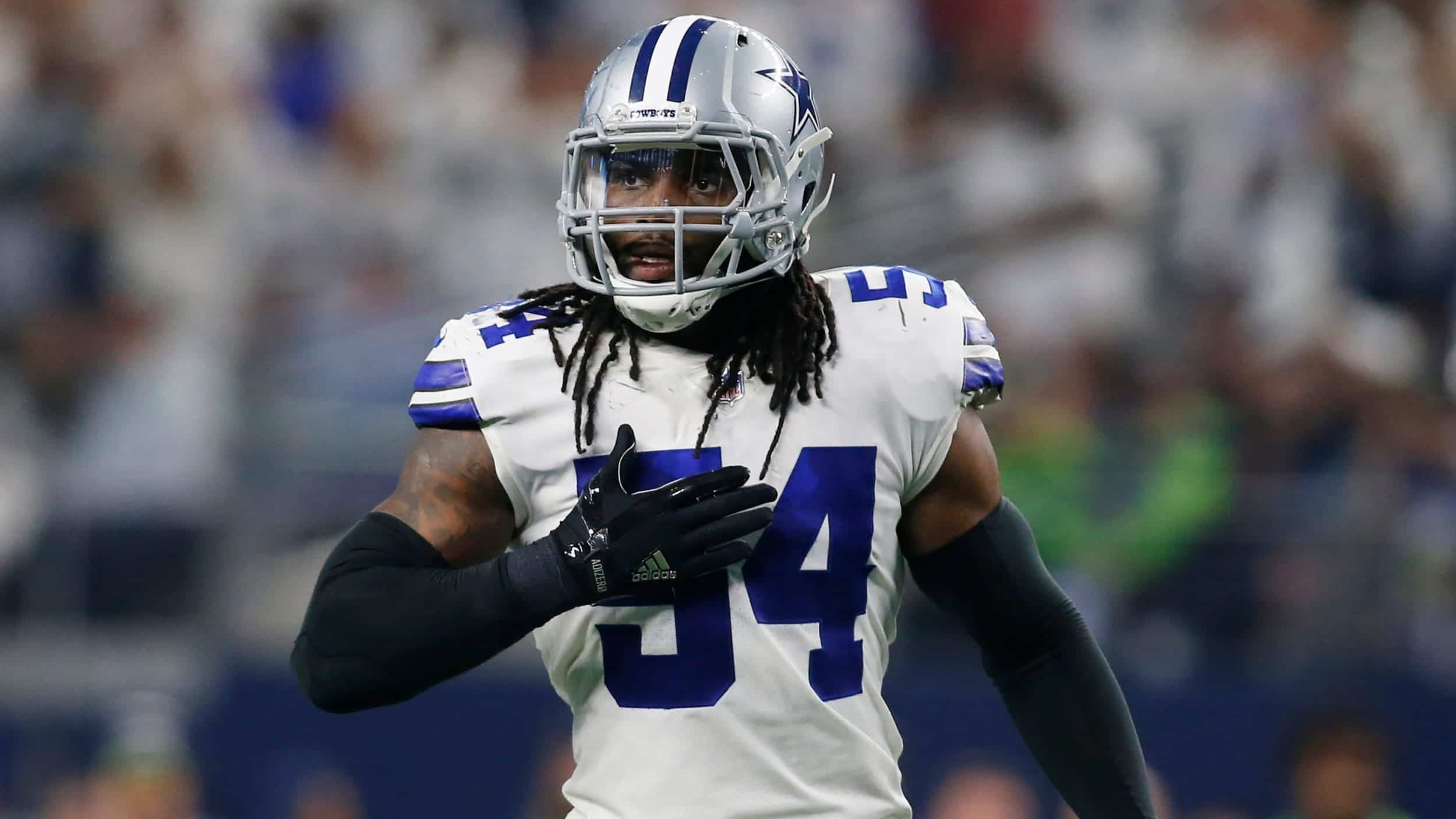 New York Giants linebacker Jaylon Smith (54) reacts against the