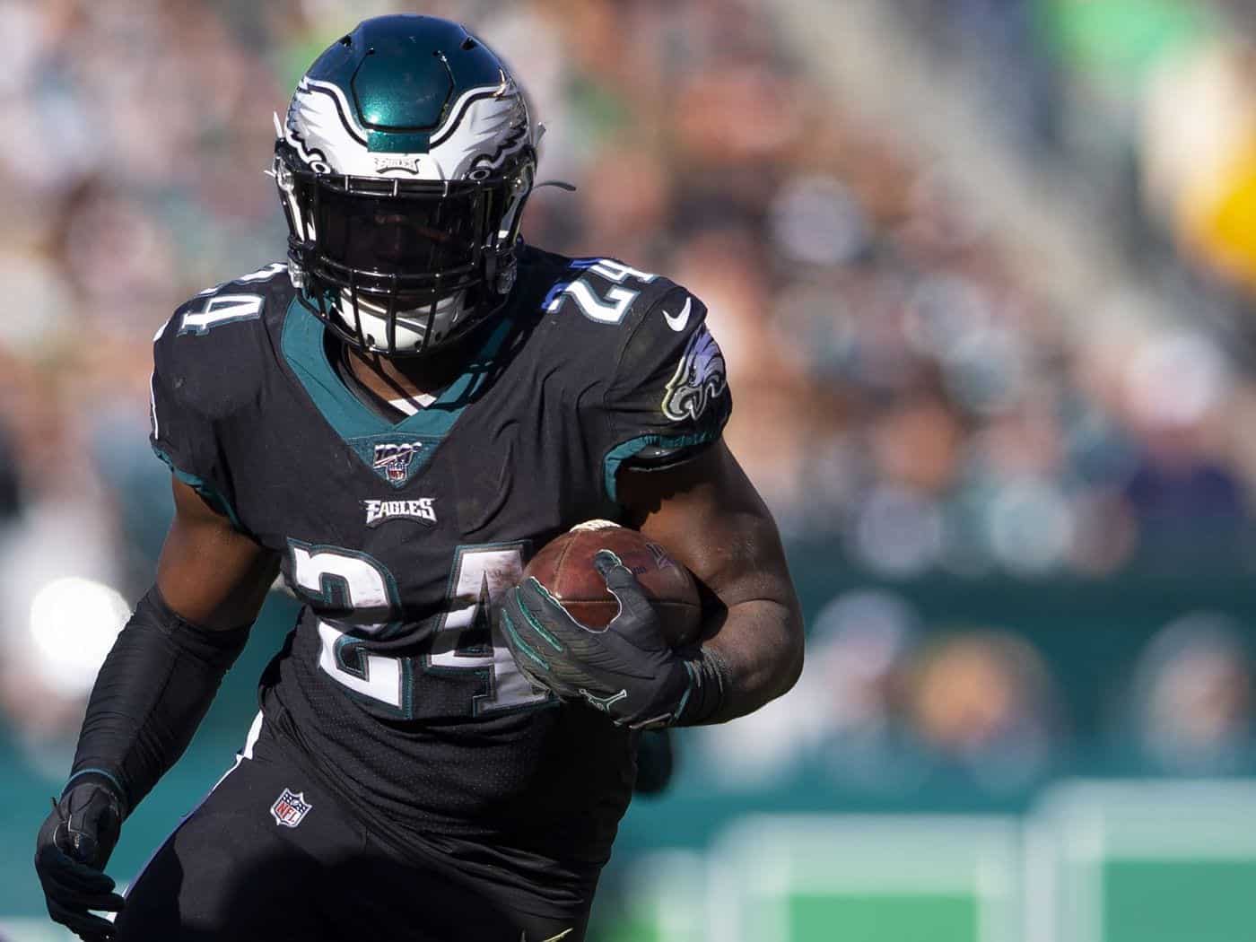 Former Eagles RB Jordan Howard Signs with Saints