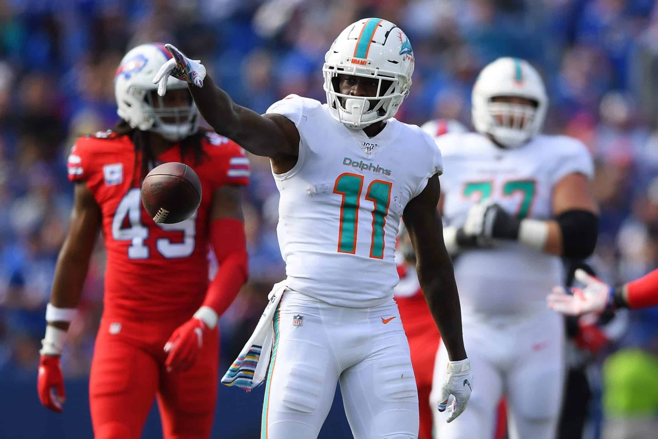 DeVante Parker: New England Patriots acquire WR from Miami Dolphins