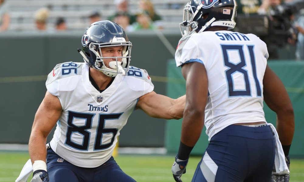 Tennessee Titans tight end Delanie Walker warms up before an NFL