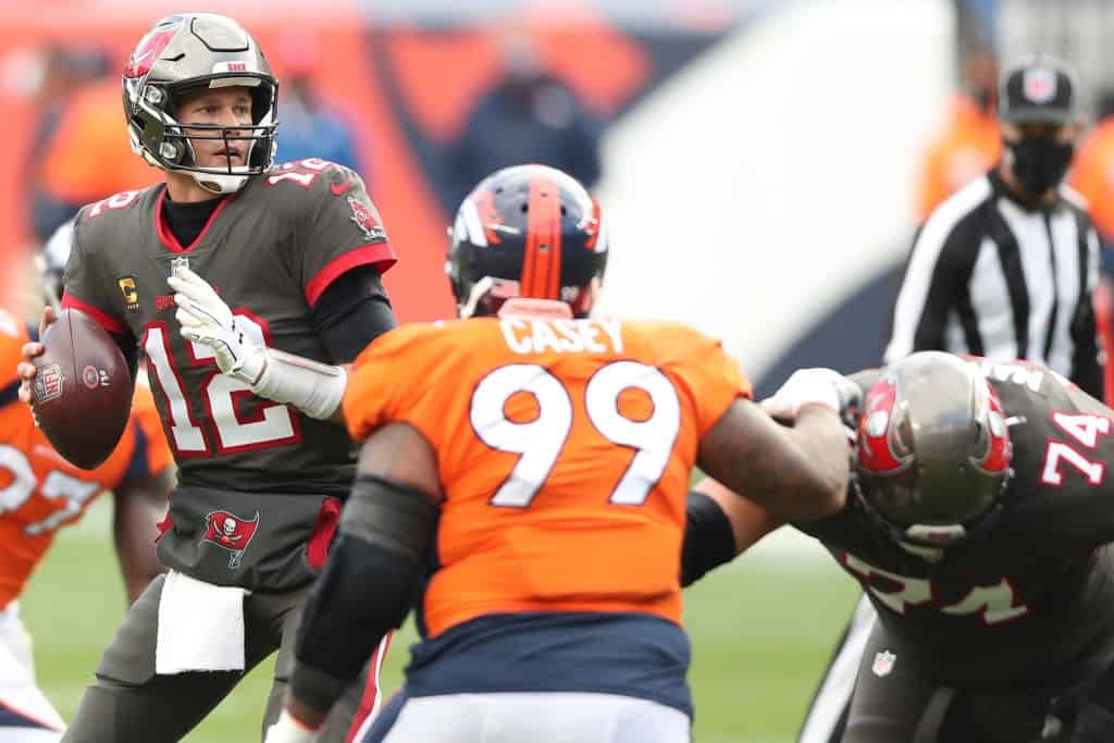 Tennessee Titans defensive end Jurrell Casey (99) looks back