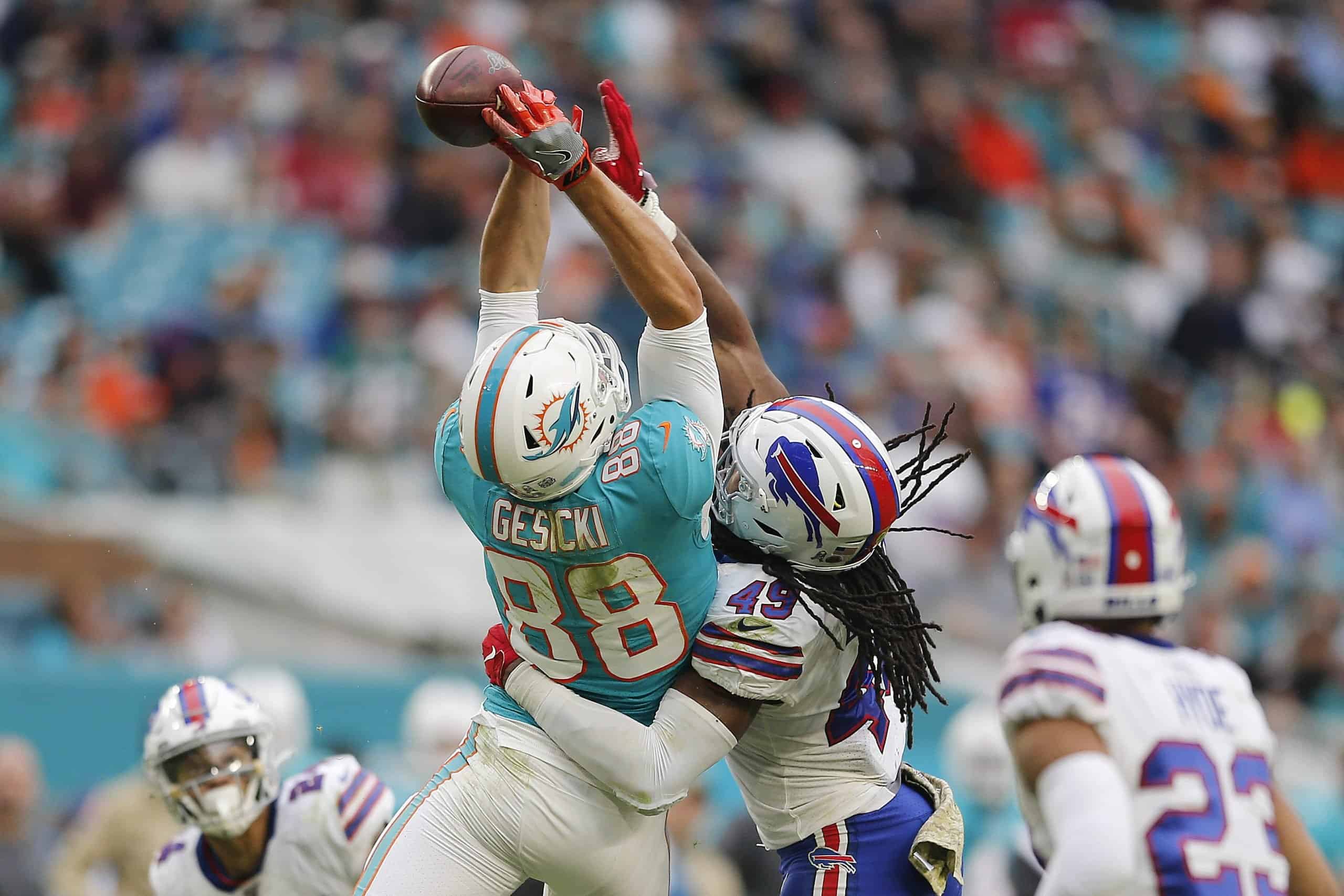 Dolphins beat Bengals with contributions from Gesicki, Ford