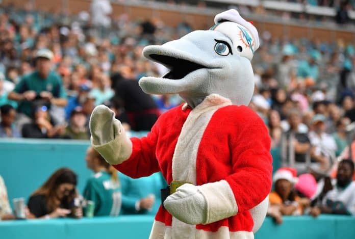 NFL 2020 Holiday Gift Guide: Top 11 gifts for football fans