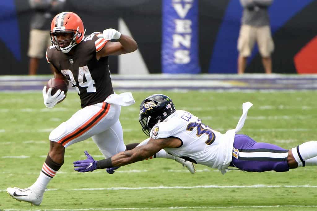 Chubb runs for 2 scores as Browns blast Bengals