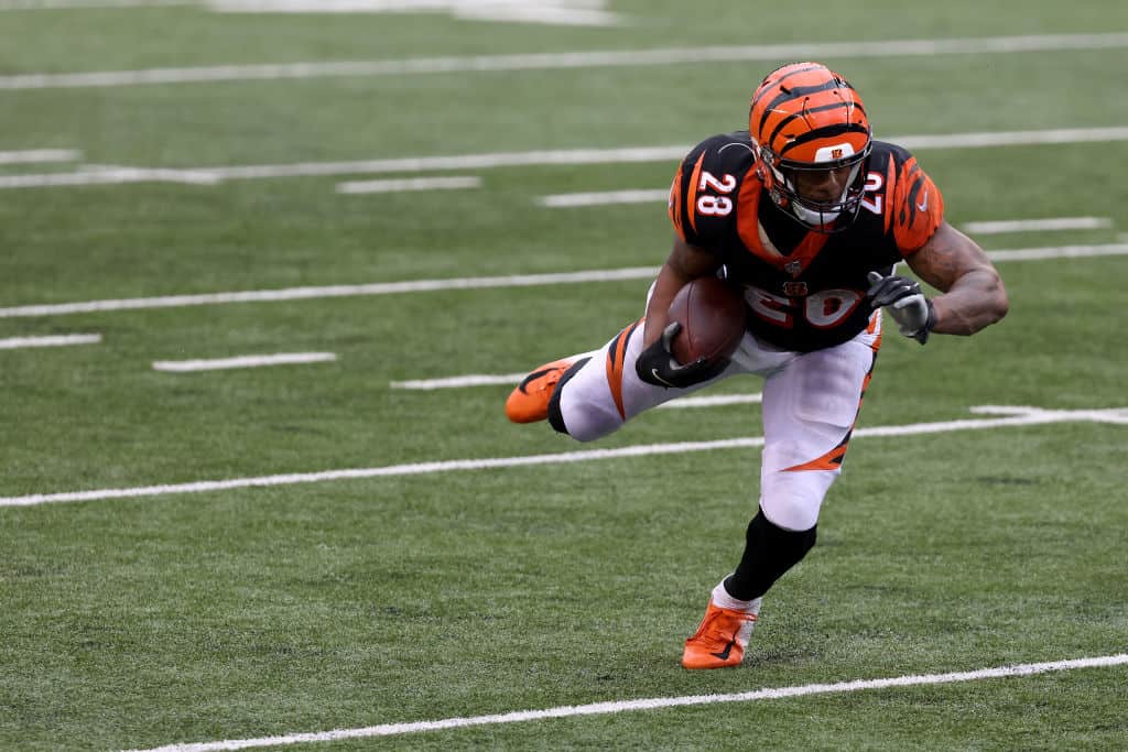 Joe Mixon injury: Bengals RB suffers head injury in Week 11 - DraftKings  Network