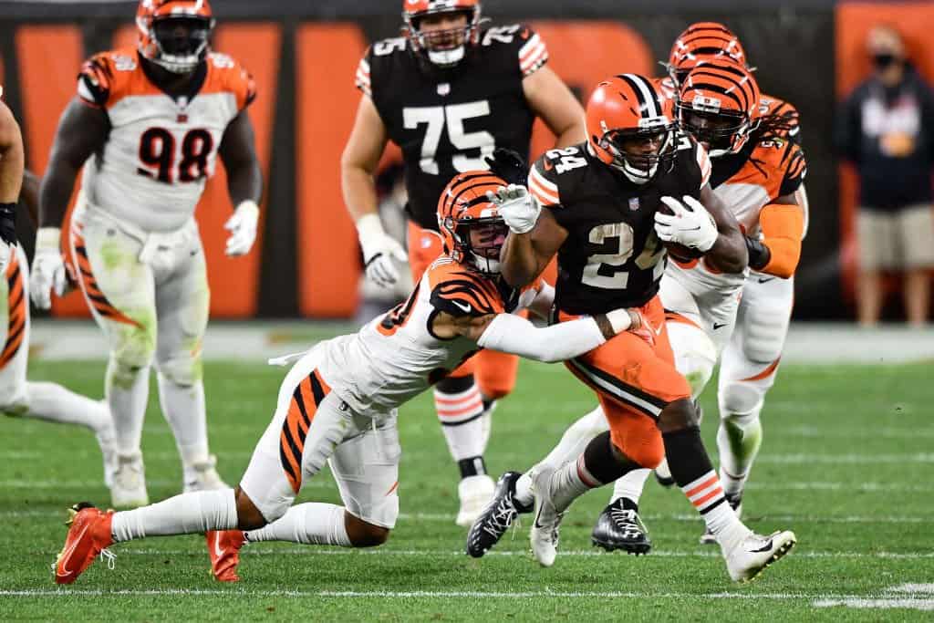 Browns' odds plummet with Nick Chubb out for season