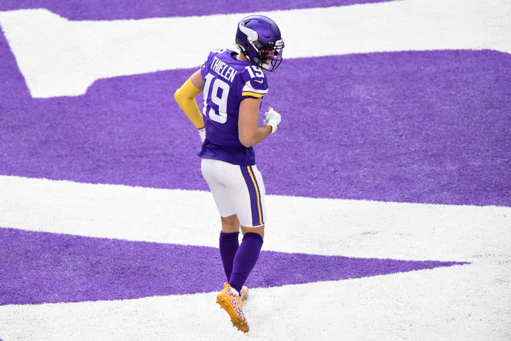 Adam Thielen Touchdown Catch Minnesota Vikings 8 x 10 Football Photo