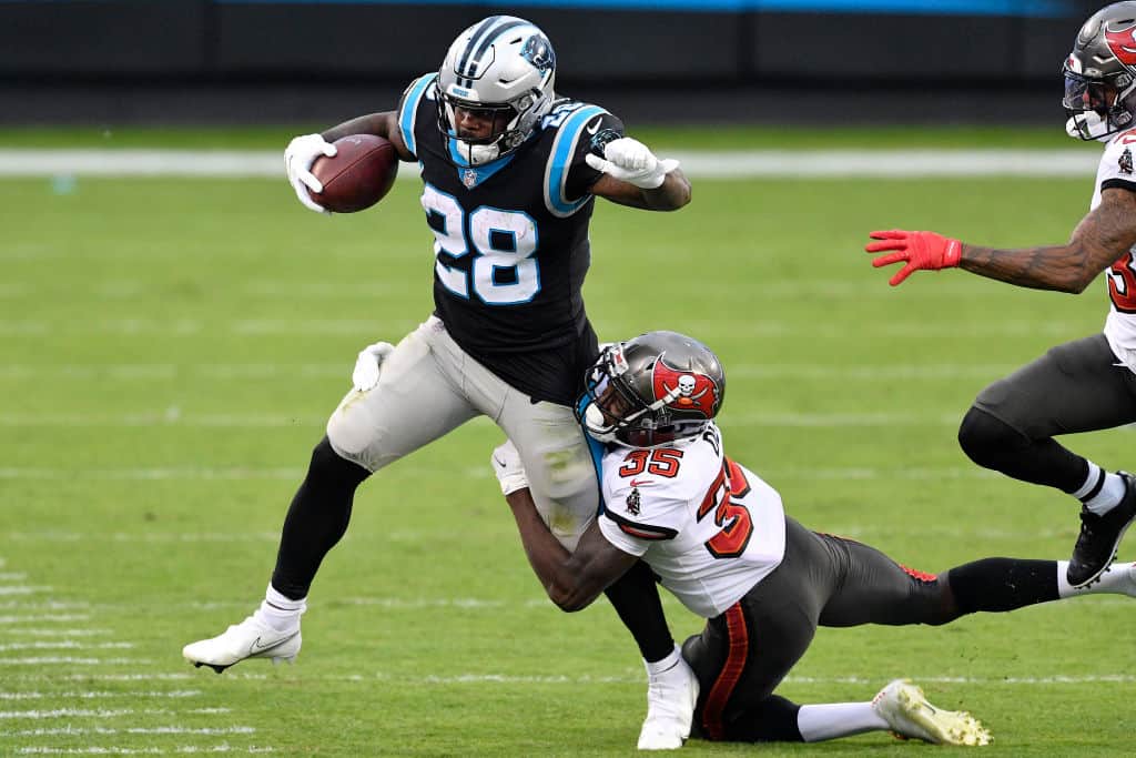 Atlanta Falcons running back Mike Davis (28) lines up in the