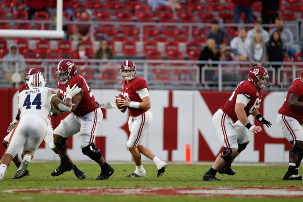 College football schedule today: TV channels, start times for