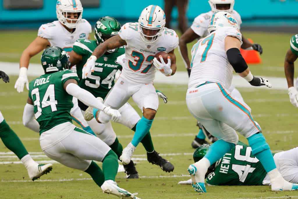 Dolphins' Myles Gaskin placed on IR with knee injury