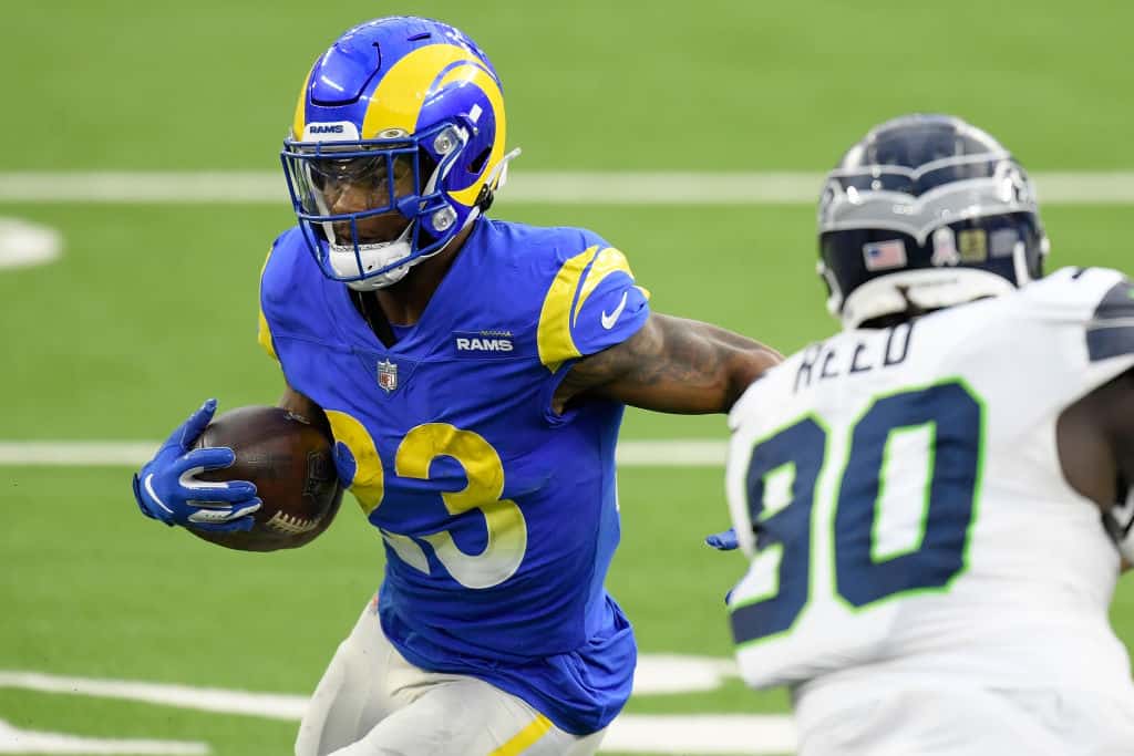 Top 12 Waiver-Wire Pickups for Week 13 of Fantasy Football