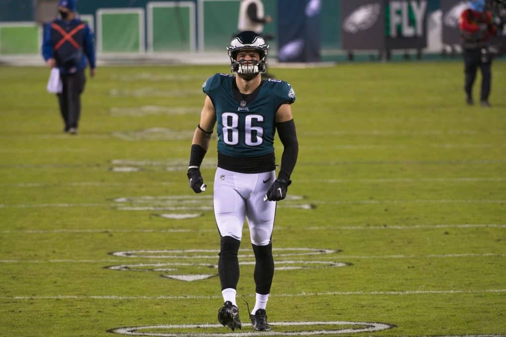 Eagles' Zach Ertz putting in extra work to reconnect with Carson Wentz 