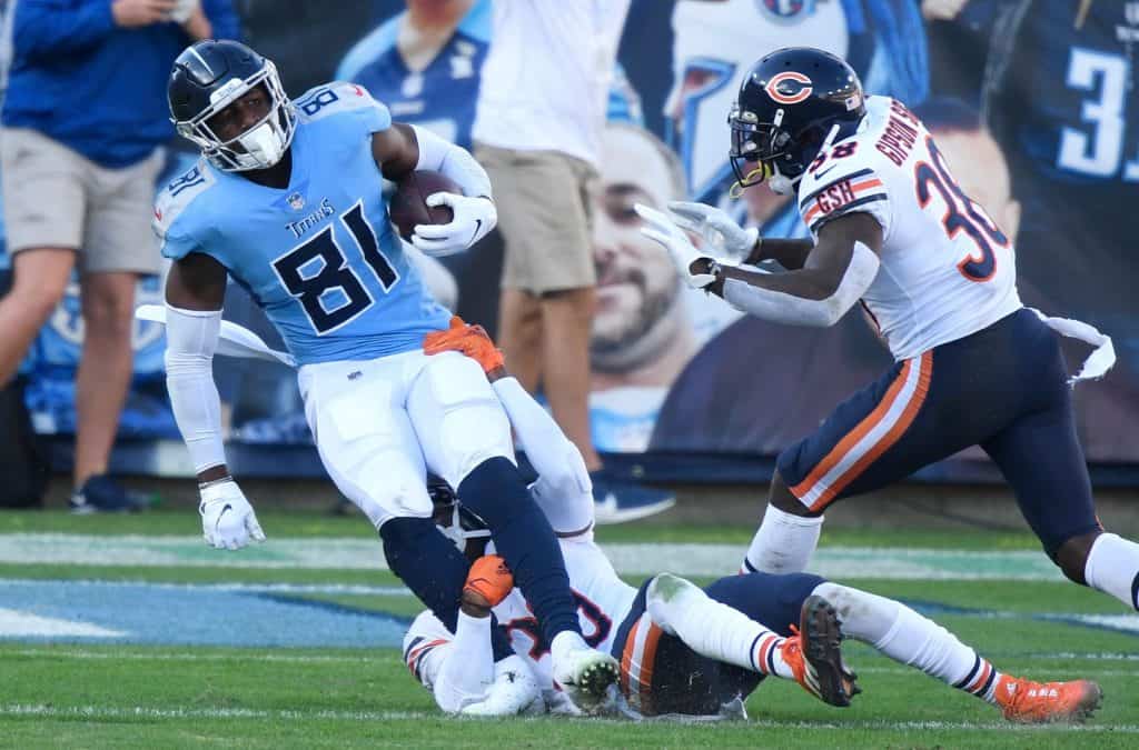 Tennessee Titans tight end Jonnu Smith (81) celebrates his