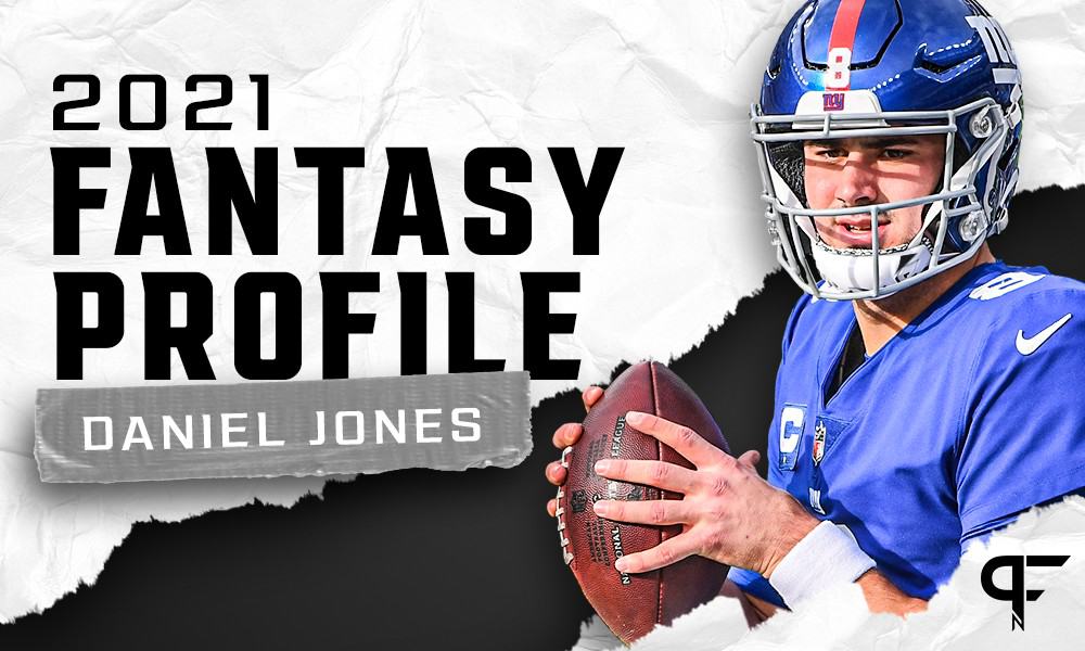 Daniel Jones Prime-Time Record: Does Giants QB Struggle Under the Bright  Lights?