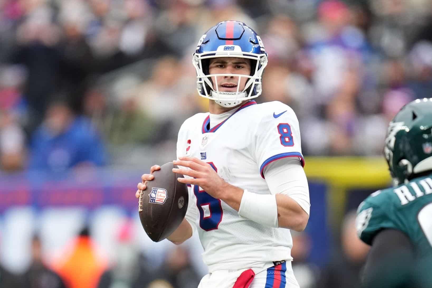 Daniel Jones Prime-Time Record: Does Giants QB Struggle Under the Bright  Lights?