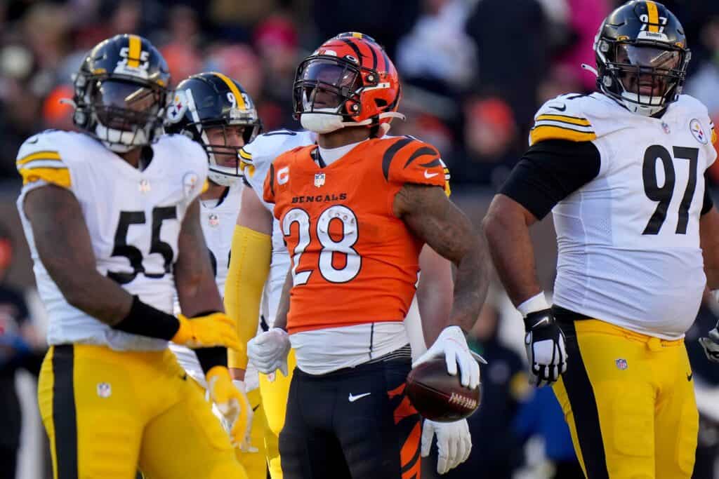 Fantasy RB Rankings Week 13 Joe Mixon, Tony Pollard, and Boston Scott