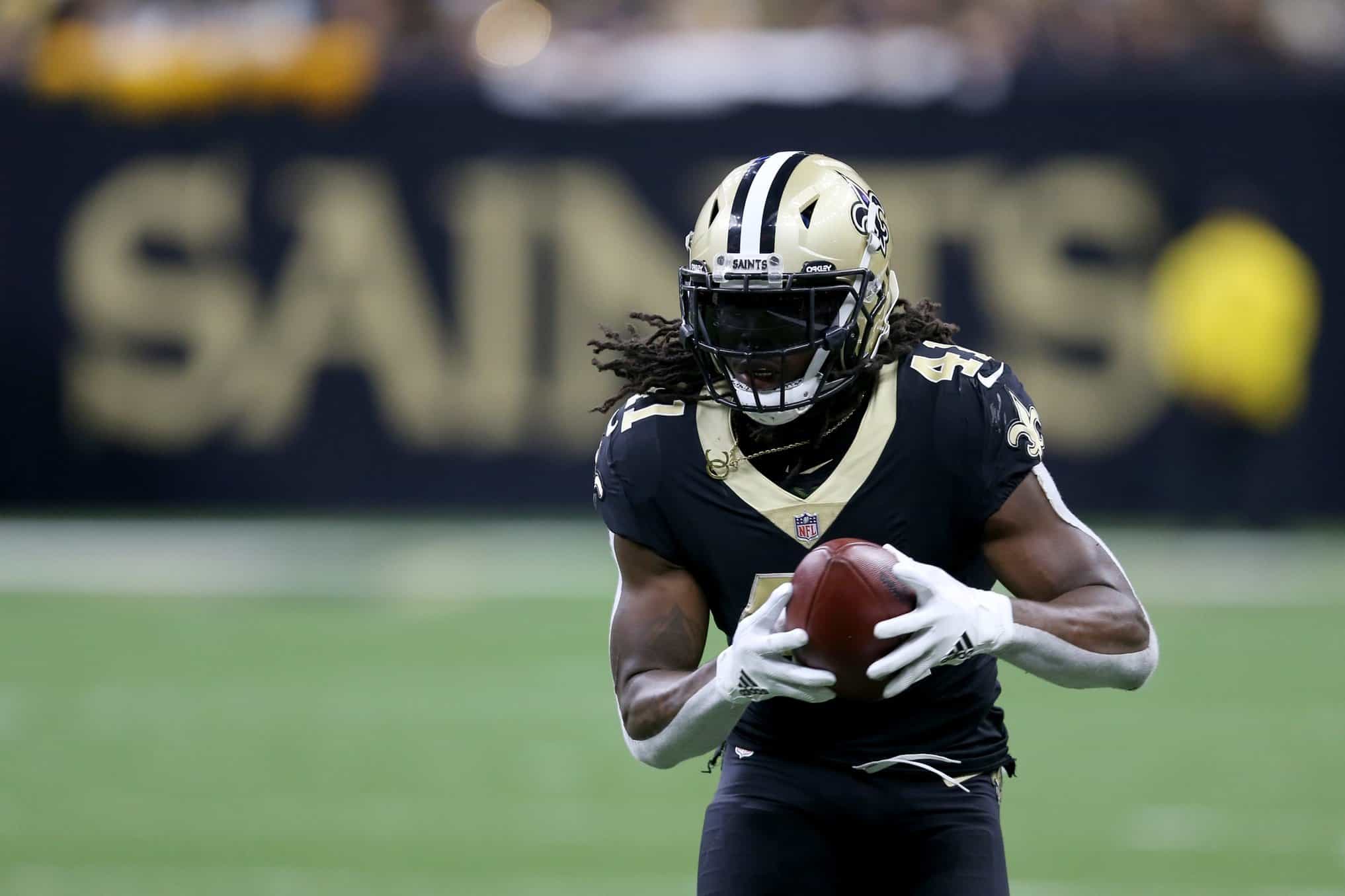 Alvin Kamara gets alarming injury update prior to Saints vs. Eagles