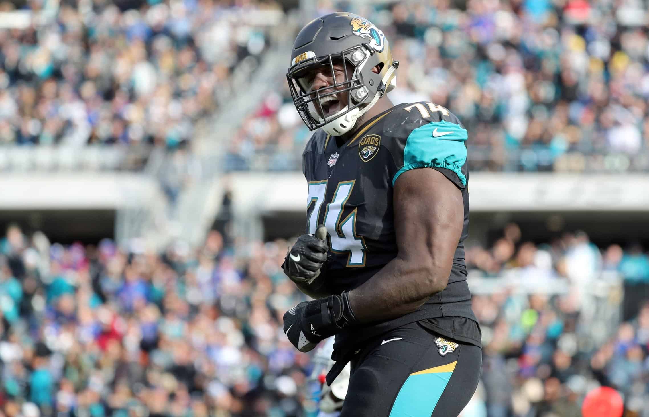 Jacksonville Jaguars use franchise tag on Cam Robinson 