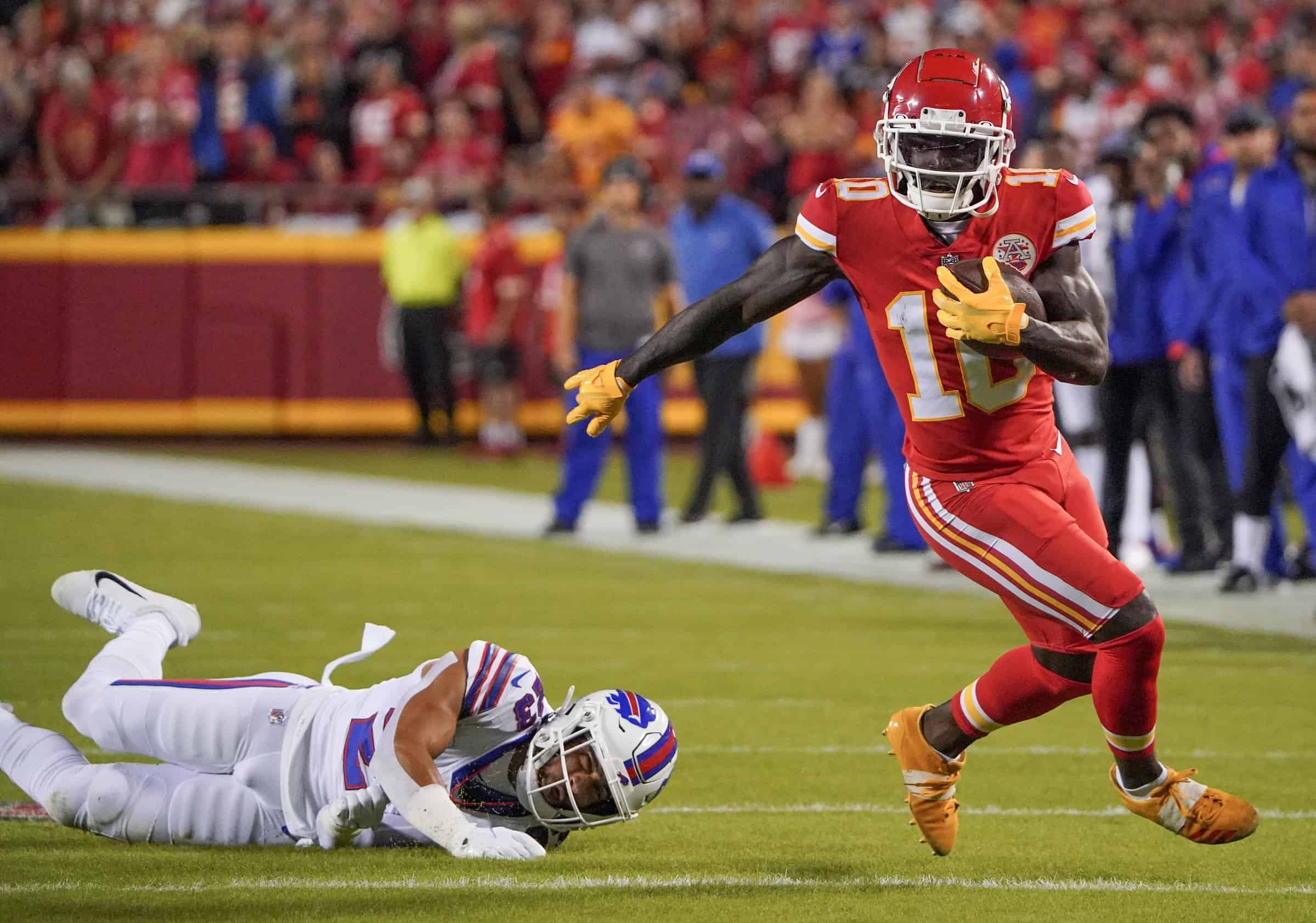 REPORT: Tyreek Hill clears COVID-19 protocols ahead of Week 16