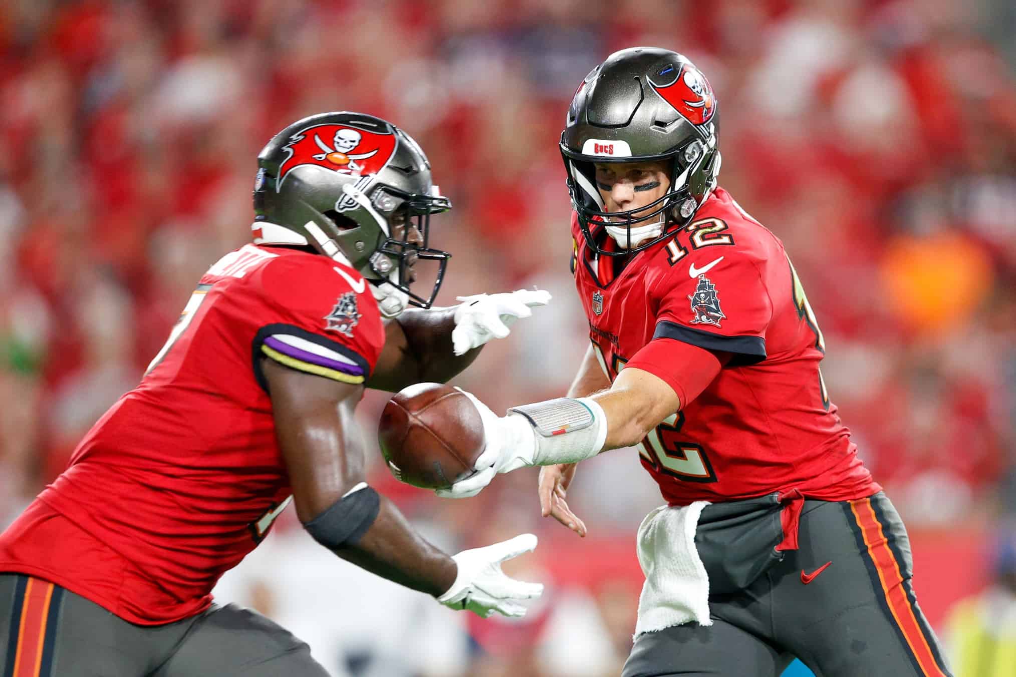 Buccaneers plan to release RB Leonard Fournette