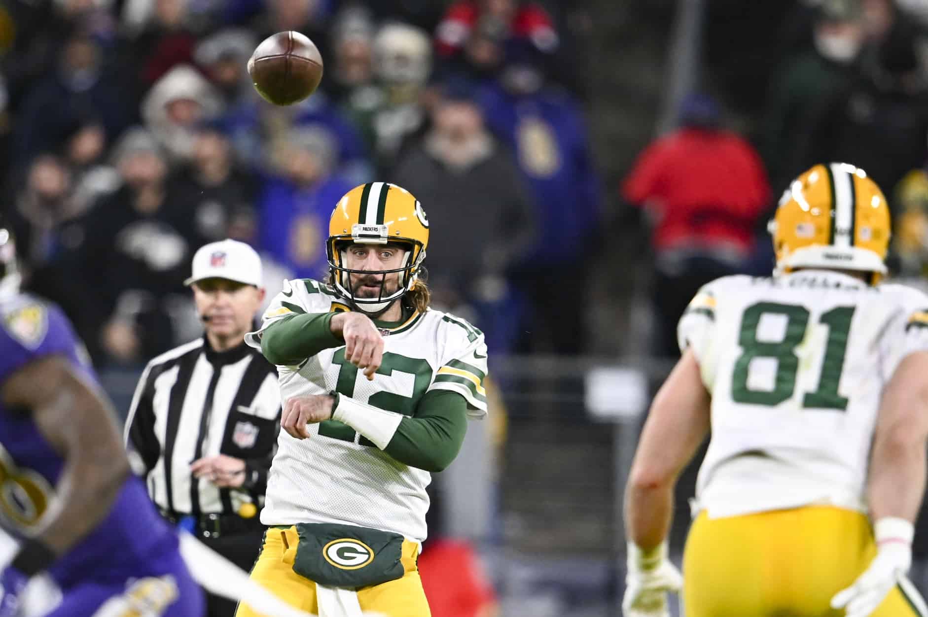 Packers Quarterback Aaron Rodgers Wins Over Brett Favre's Fans