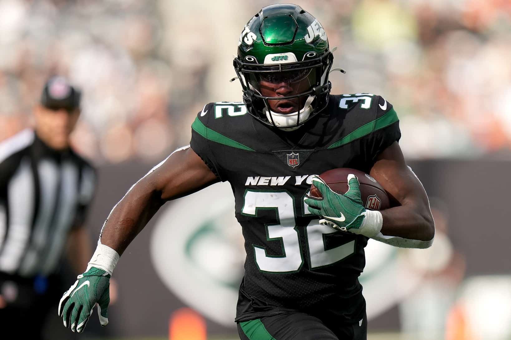 New York Jets RB Michael Carter out at least two weeks with ankle