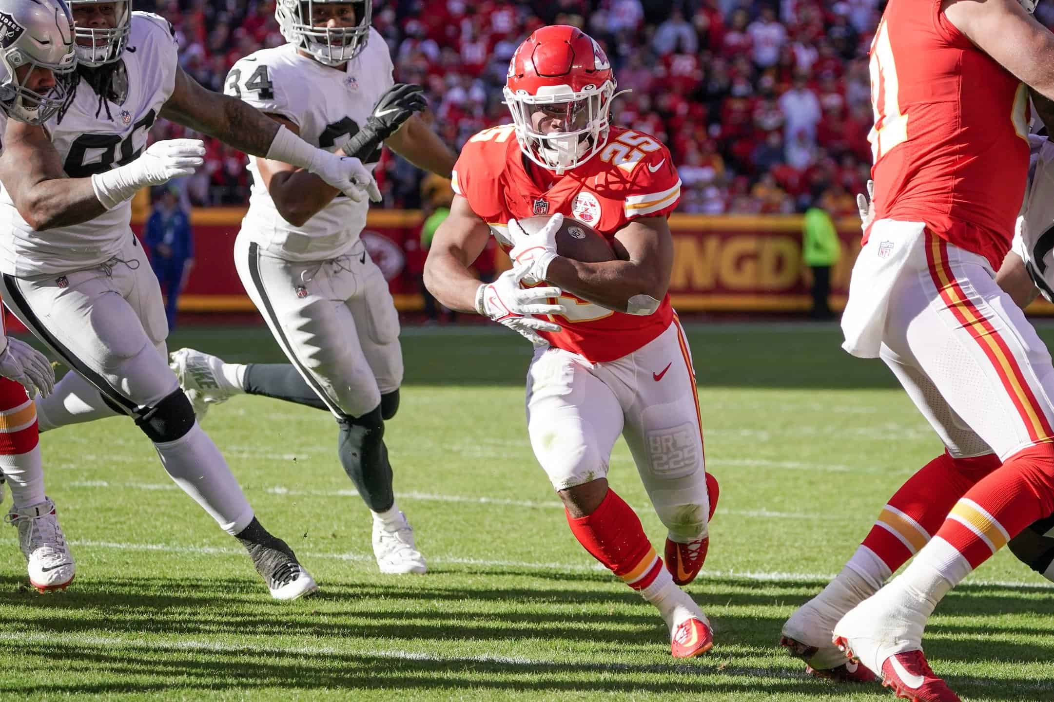 Clyde Edwards-Helaire injury: Breaking down Chiefs RB depth chart, backups  for fantasy football - DraftKings Network