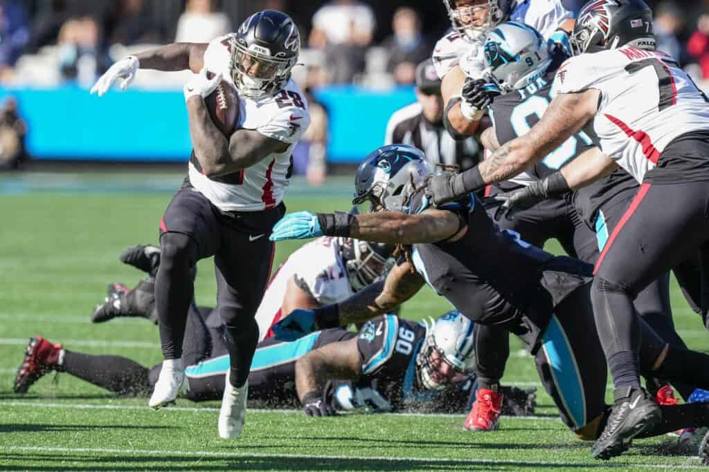 Mike Davis Waiver Wire Week 15: Is The Falcons RB Set To Carry Managers ...