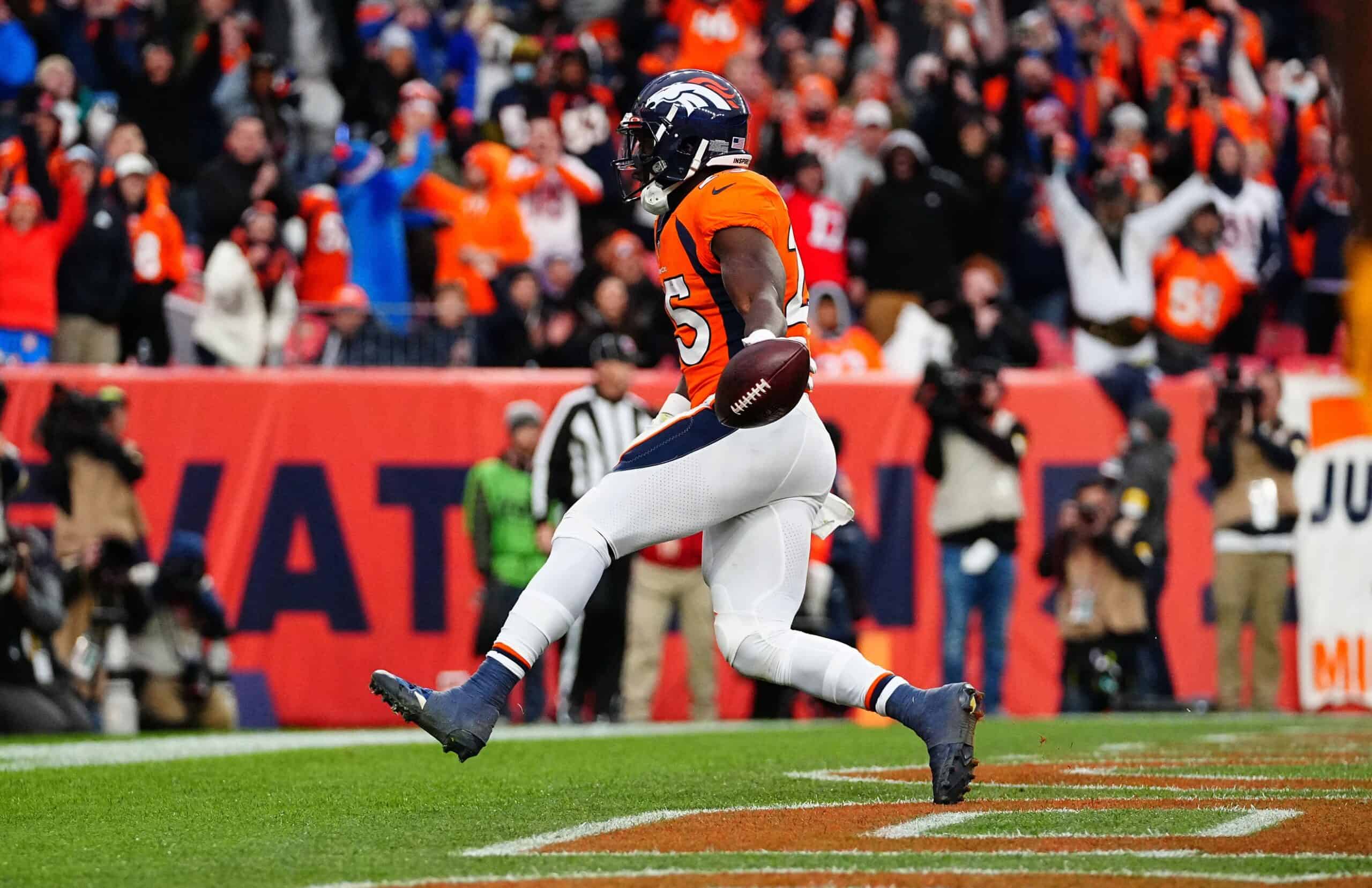 Denver Broncos: Javonte Williams leaves Chicago Bears game with hip injury  - Mile High Report