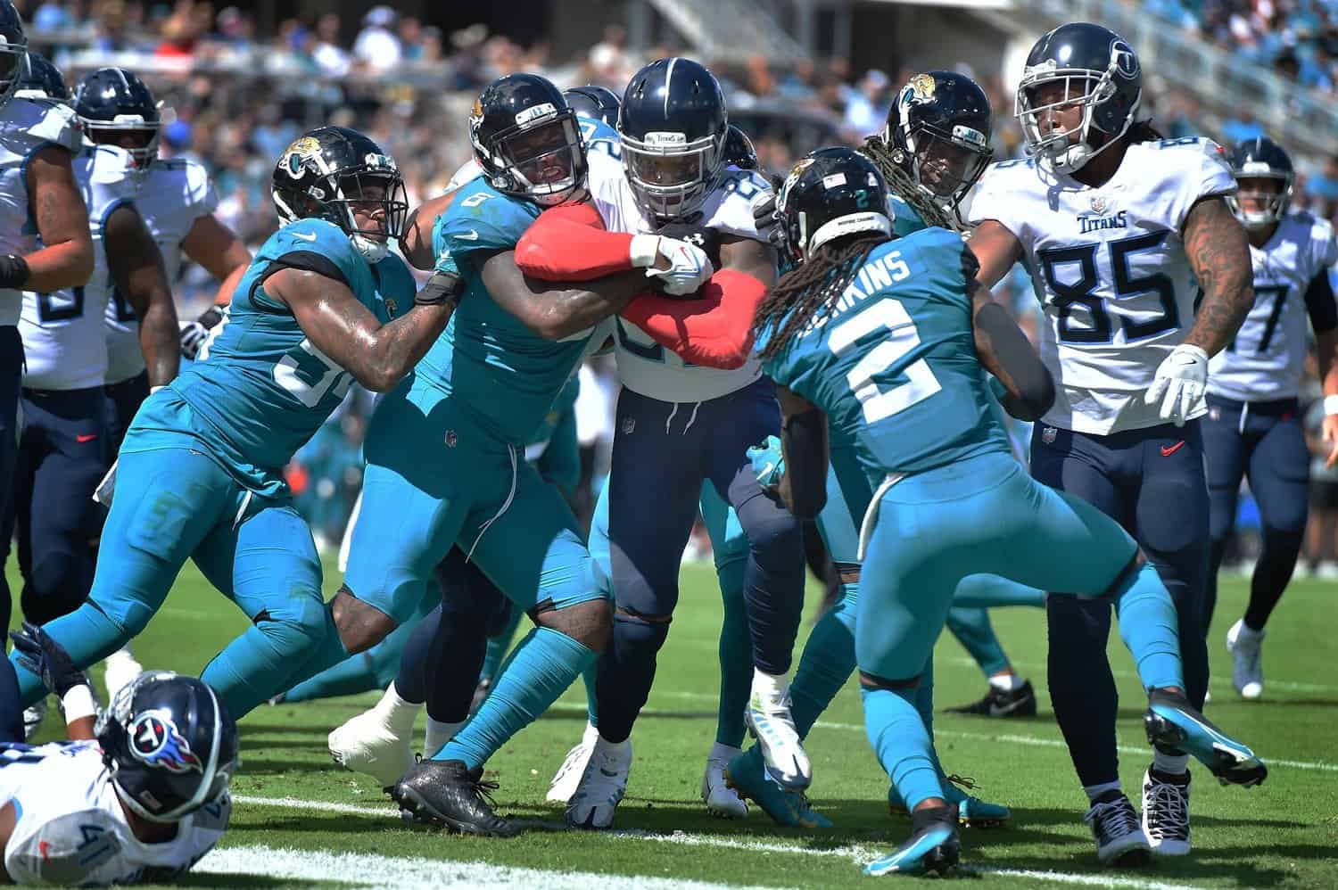 Is Derrick Henry playing today vs. the Dolphins? Latest injury