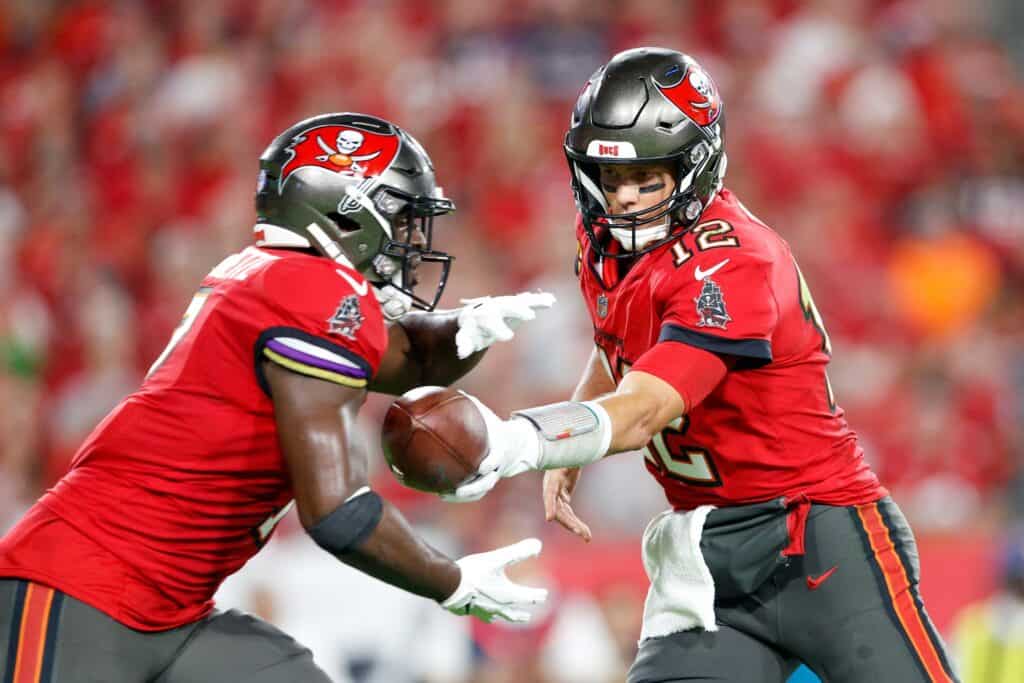 Leonard Fournette Injury Update: Will the Buccaneers' RB play in the  Divisional Round against the Rams?