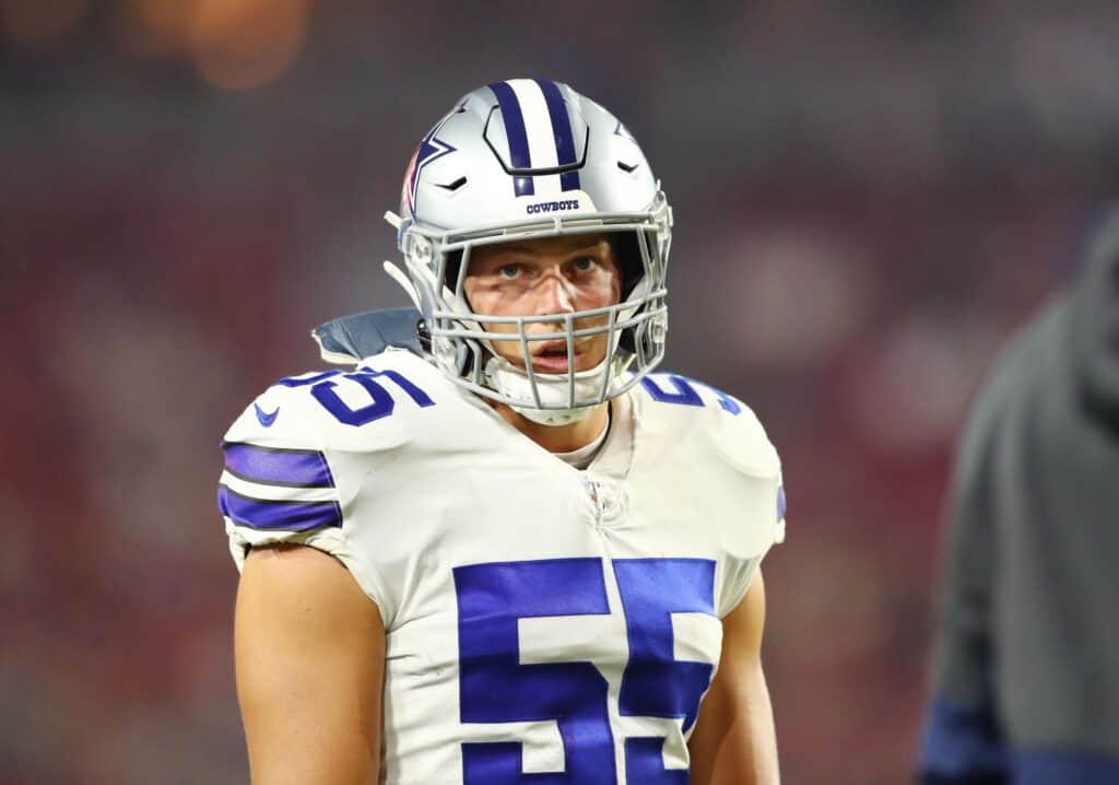 Leighton Vander Esch Returns On 1-Year Deal