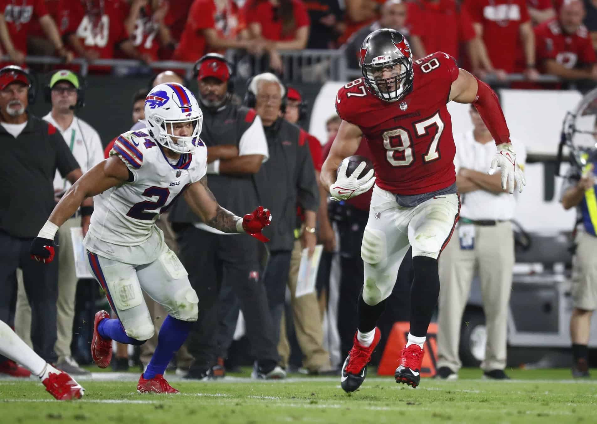 Waller, Kittle, Gronkowski lead Week 12 fantasy football tight end