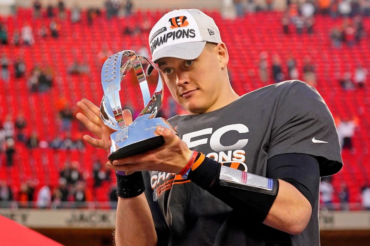 Bengals Joe Burrow Wins The PFWA 2021 Comeback Player Of The Year