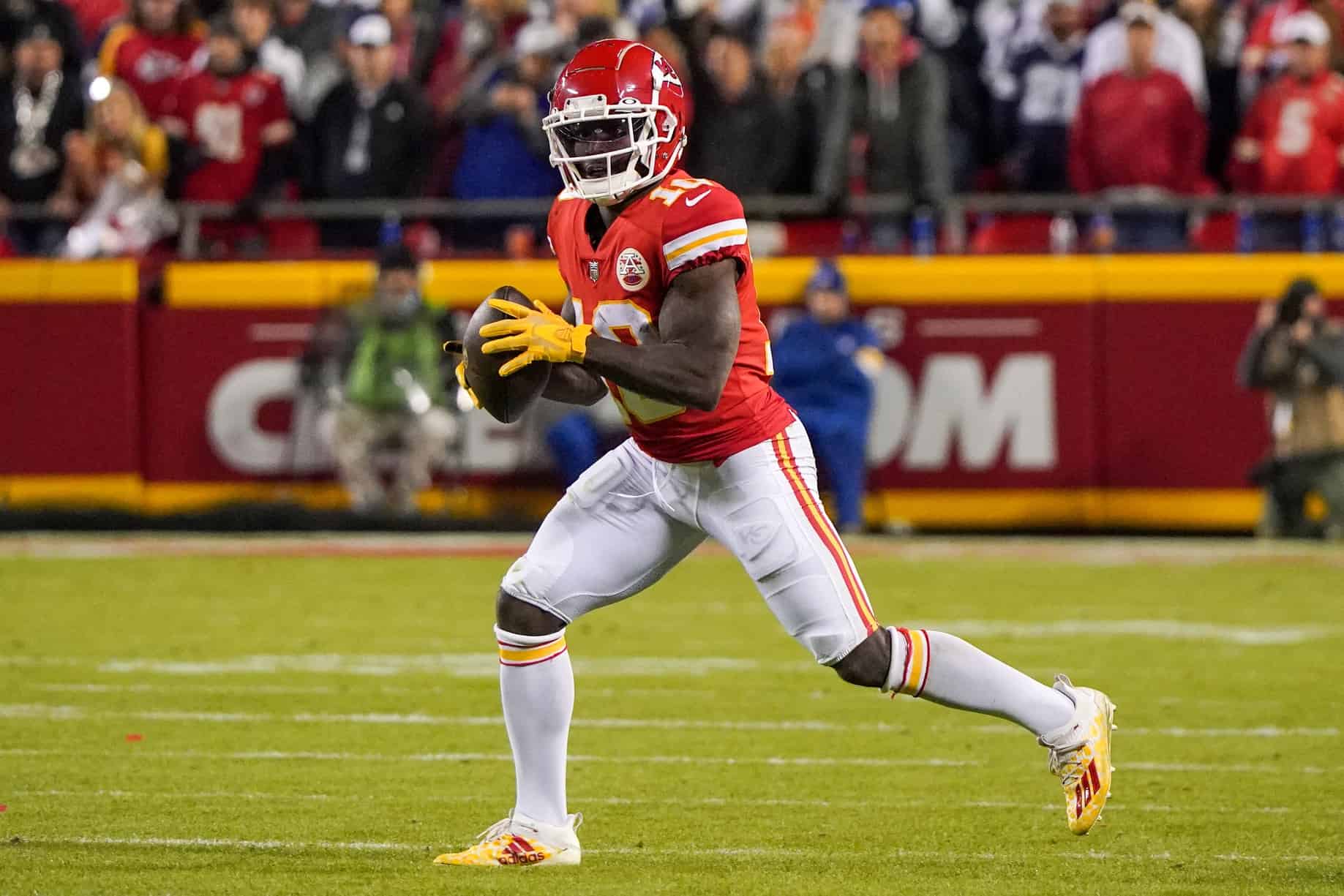 Tyreek Hill Contract: How the Cheetah became NFL's highest-paid WR and was  nearly a Jet