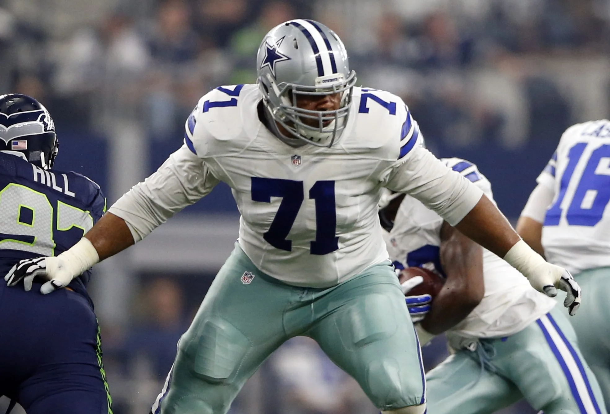 La'el Collins visiting Bengals after Cowboys cut him: NFL Free