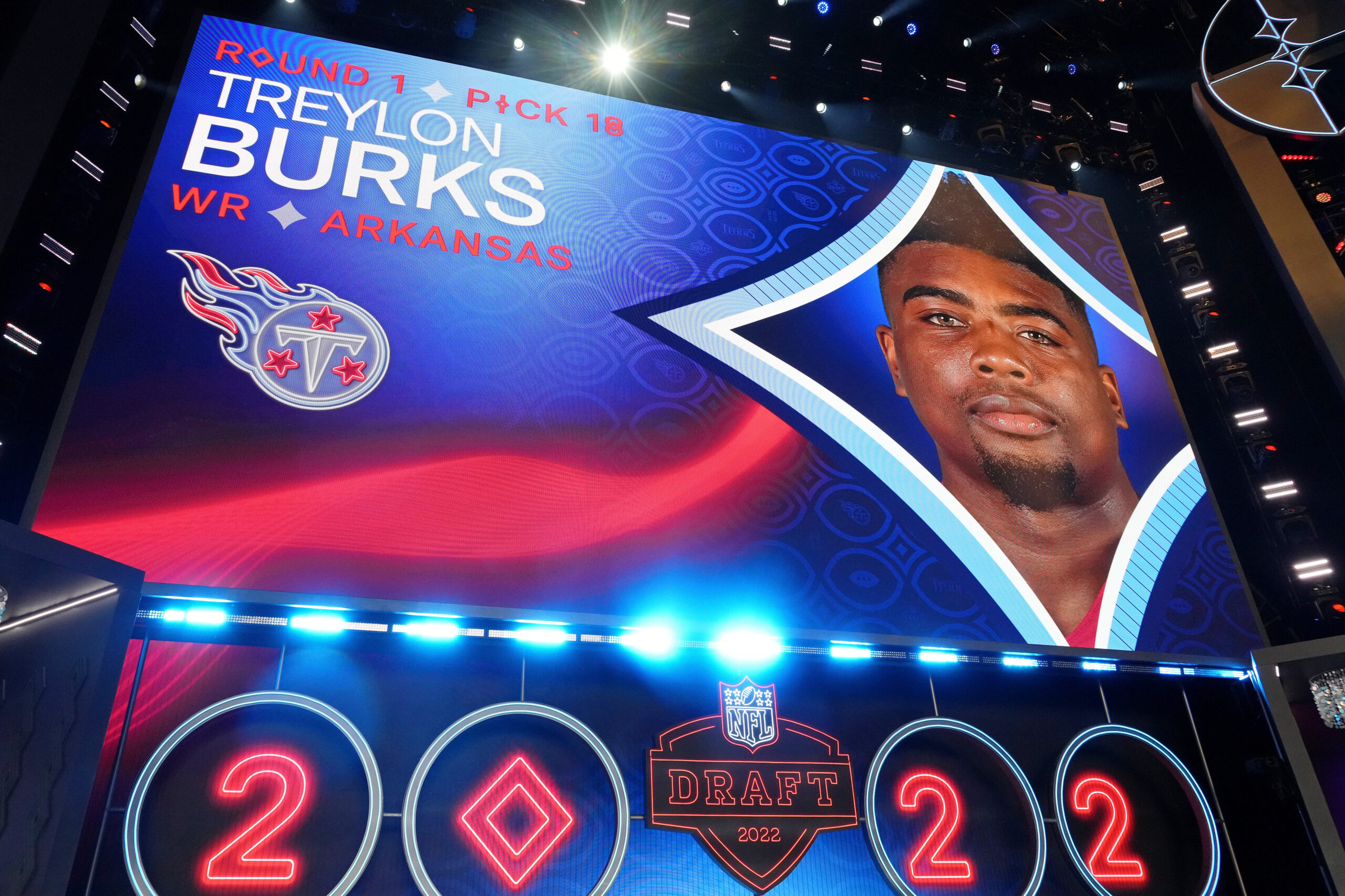 Tennessee Titans Draft Picks 2022: Titans trade A.J. Brown, move into first  round for Treylon Burks