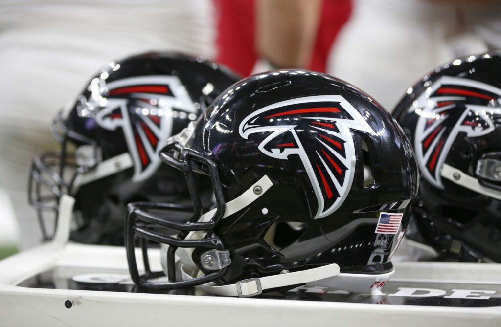 Atlanta Falcons move on from two former draft picks as cuts continue