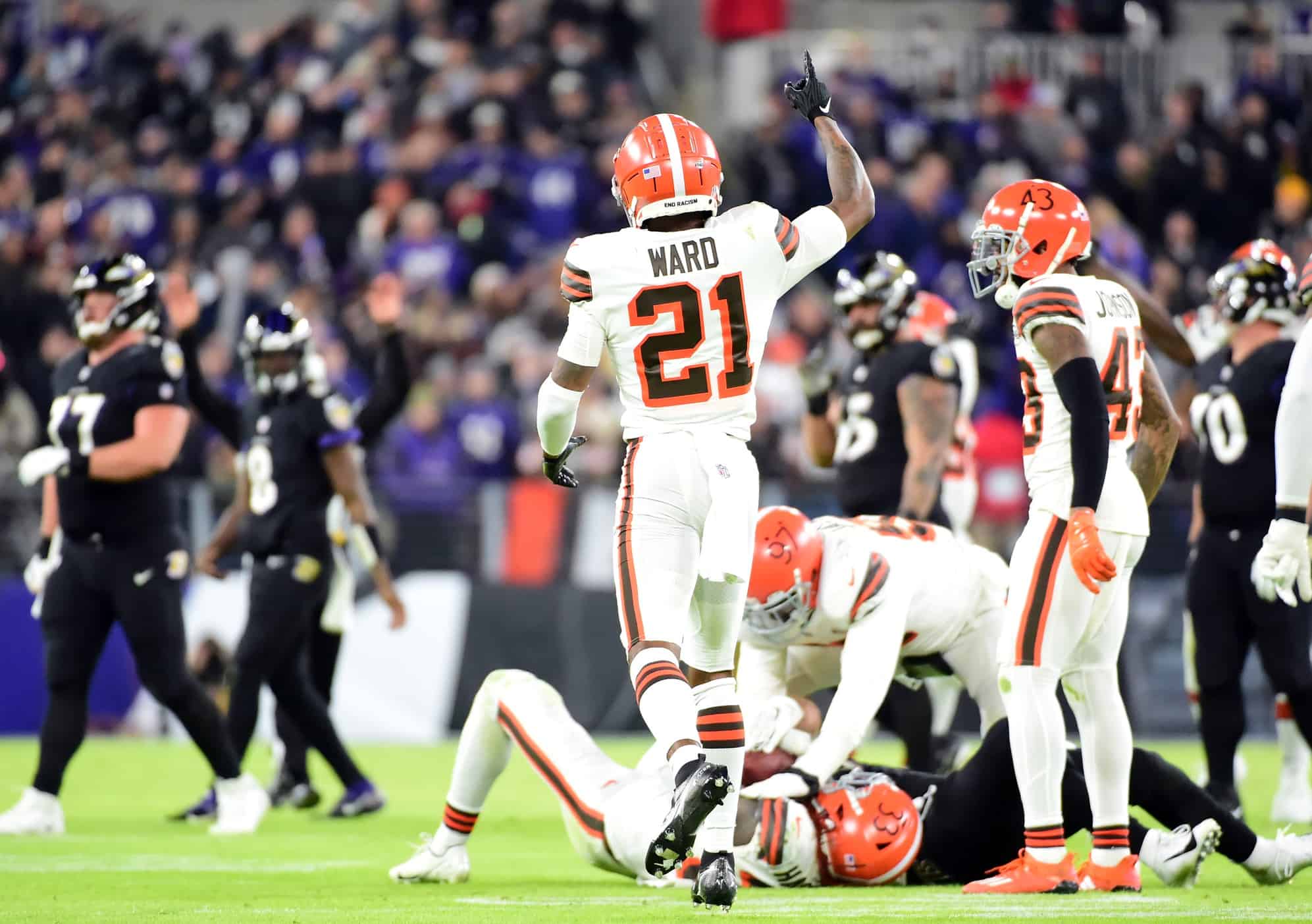 Denzel Ward surprises NFL Extra Points Cardmembers at the Browns Pro Shop