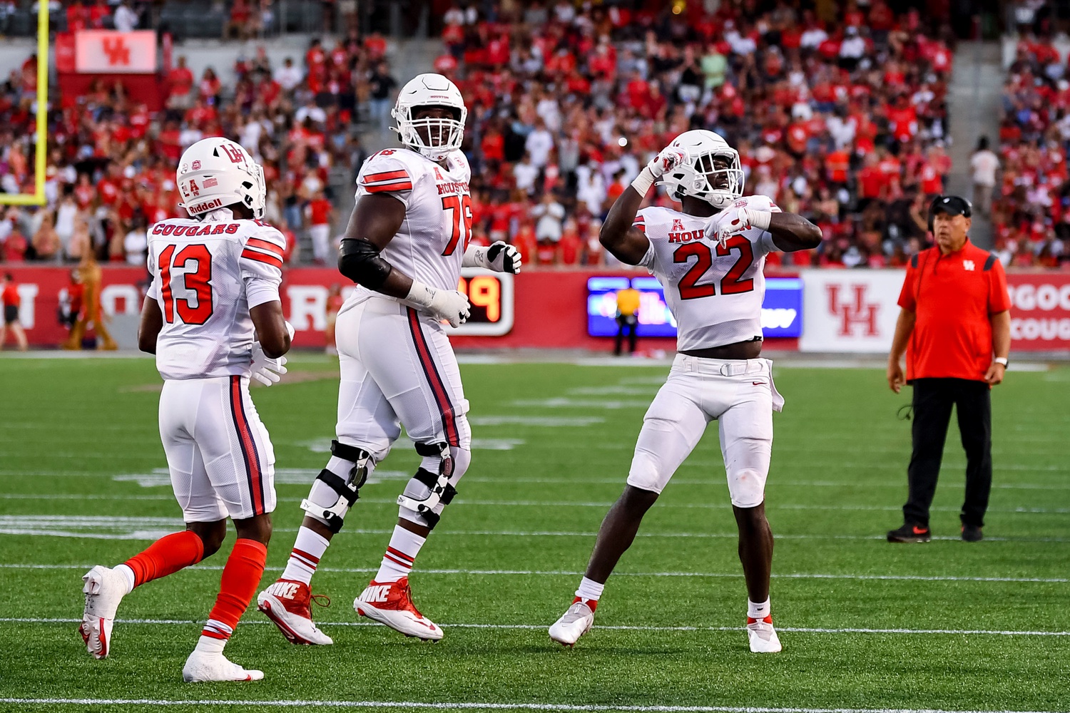 Brothers in Line — UH Left Tackle Patrick Paul Leans On His NFL