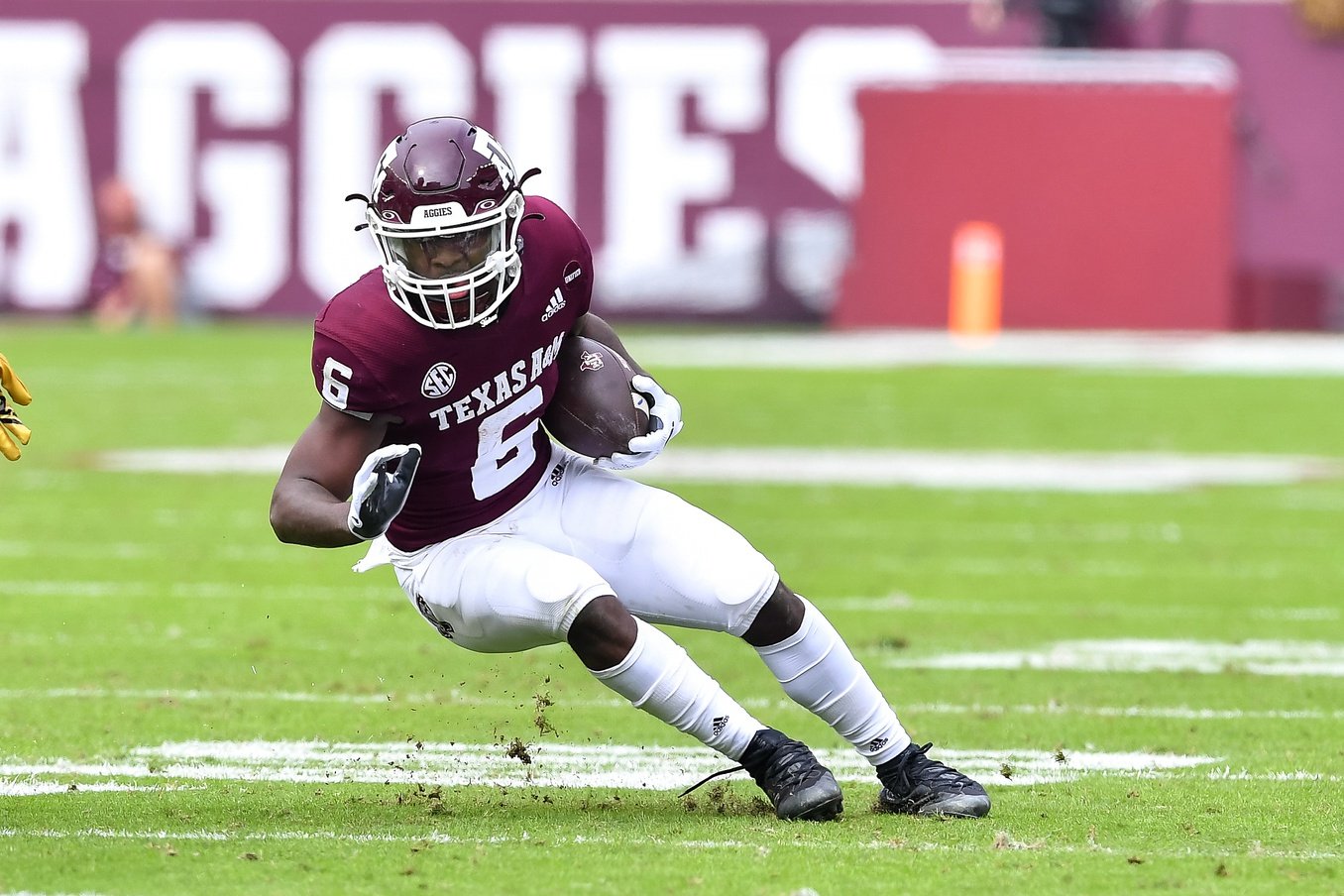 Texas A&M running back plans to enter 2023 NFL draft