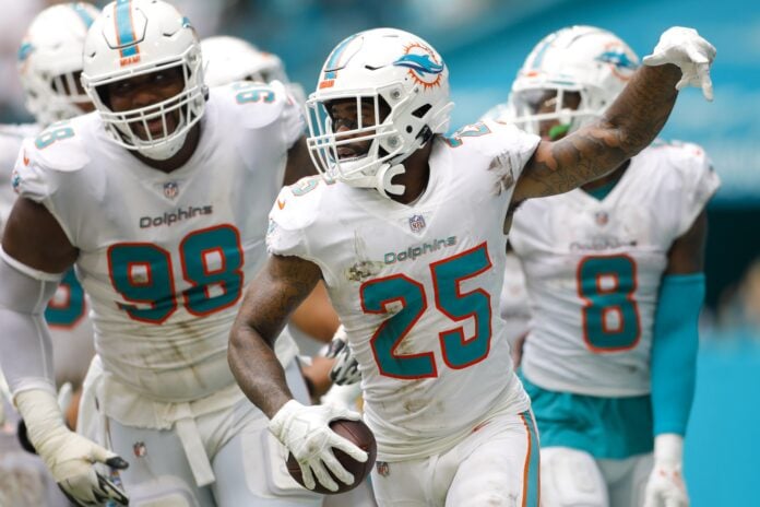 75 days till Dolphins season opener: Players who wore No. 75 for Miami