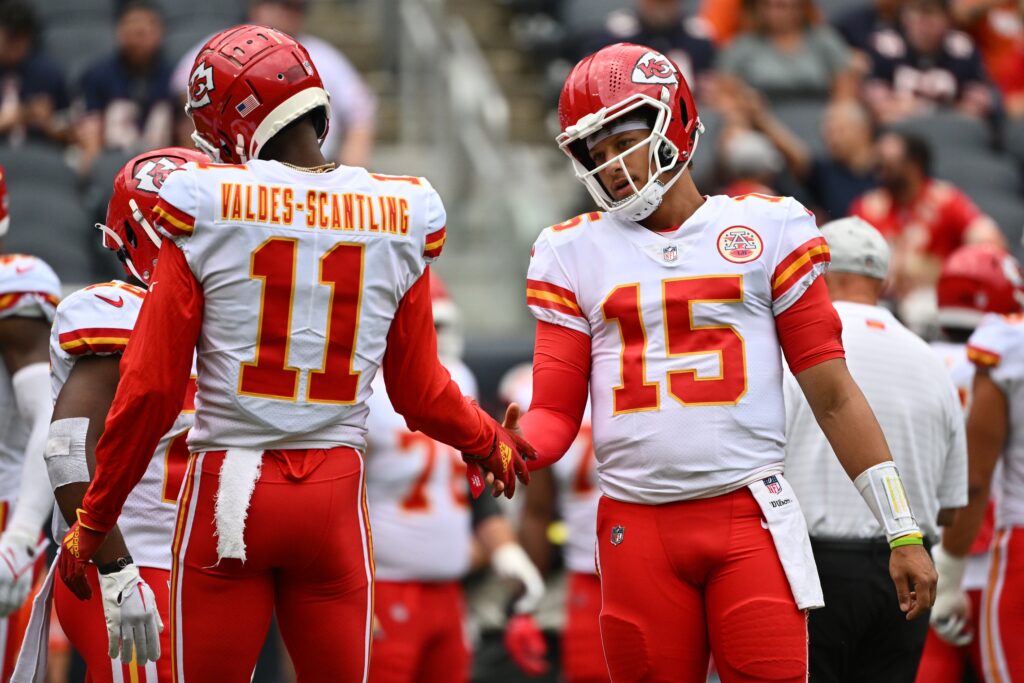 Titans vs. Chiefs Week 9 prop picks: Bet on a spike game from  Valdes-Scantling on SNF