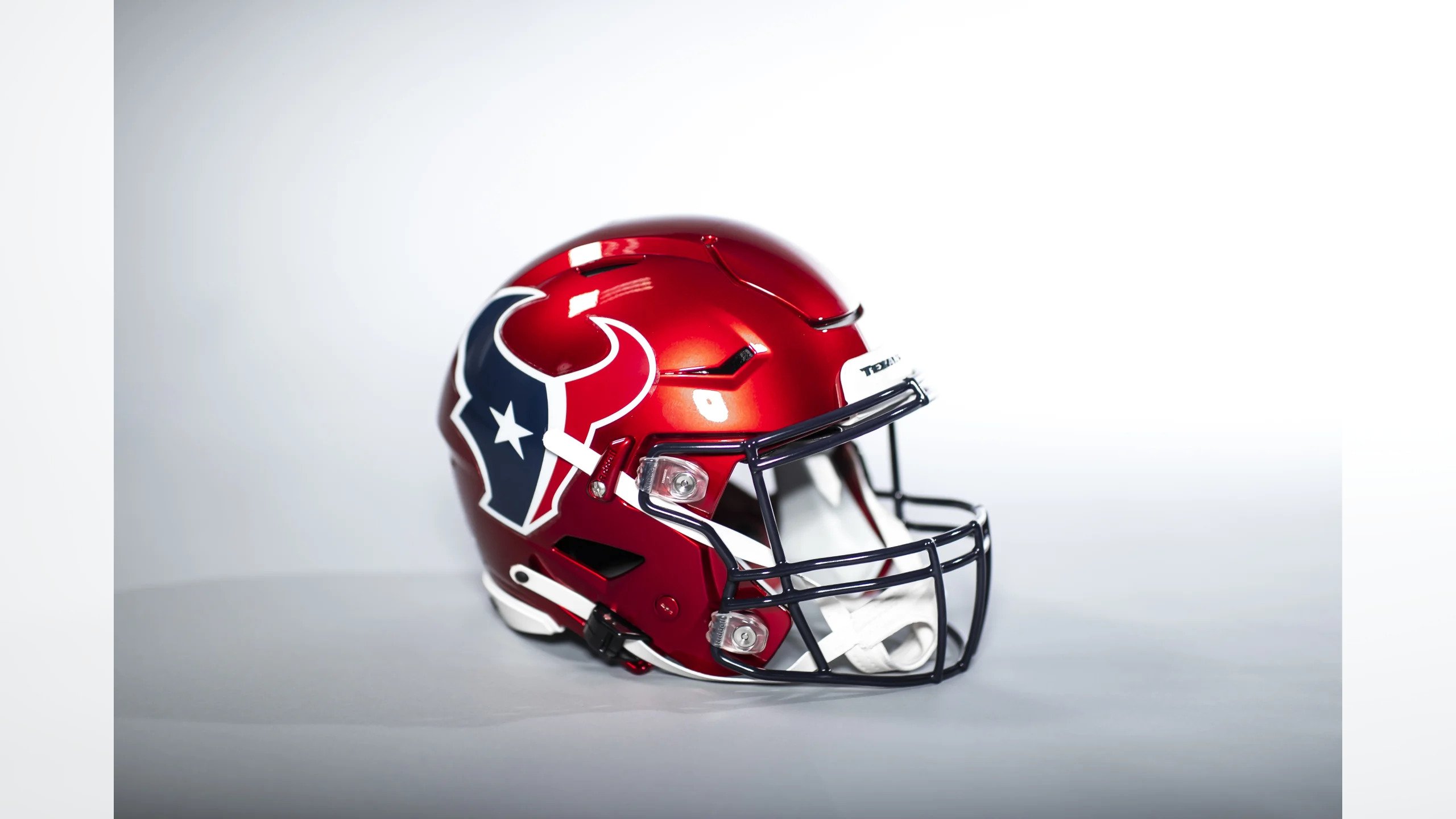 Tracking all the new NFL uniforms and helmets for the 2022 season