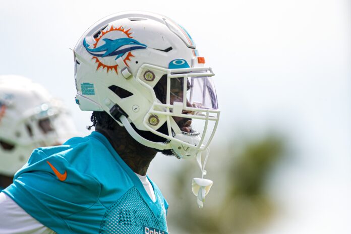 Miami Dolphins star Xavien Howard gives back, maintains hometown roots