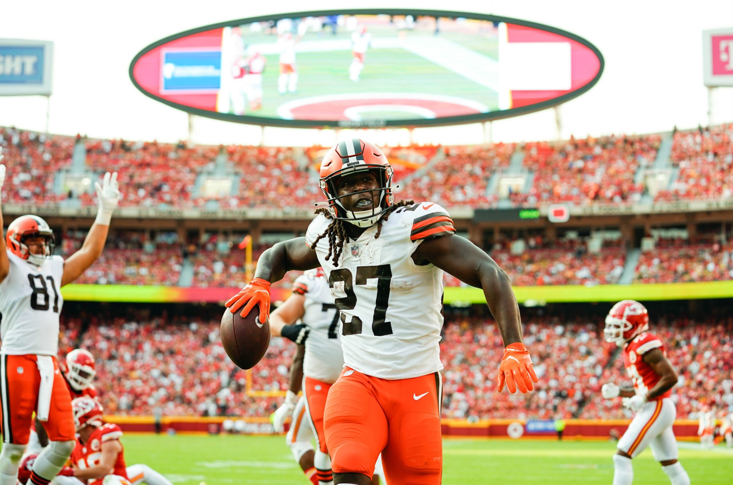 Browns' Kareem Hunt signing makes him very risky fantasy football play