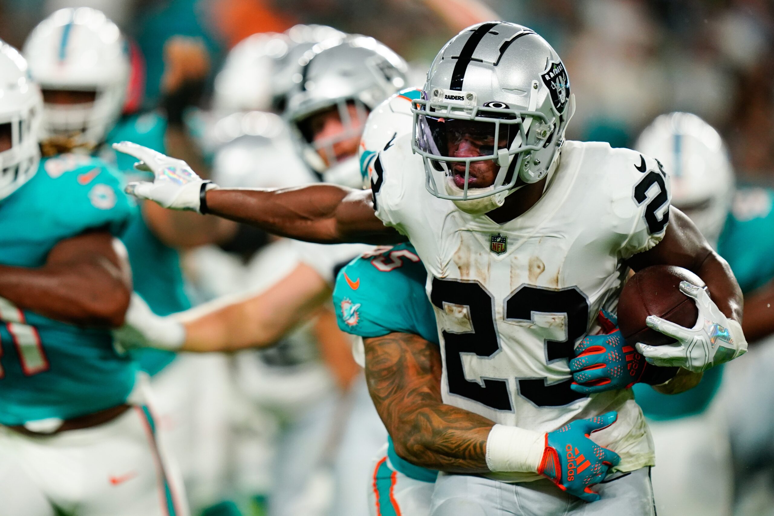 Fantasy Football Advice for Gus Edwards, Kenyan Drake: Which Ravens Running  Back Is the Better Start?