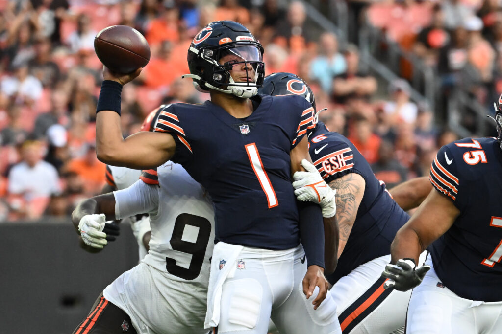 Justin Fields shines again in Chicago Bears' defeat in Dallas